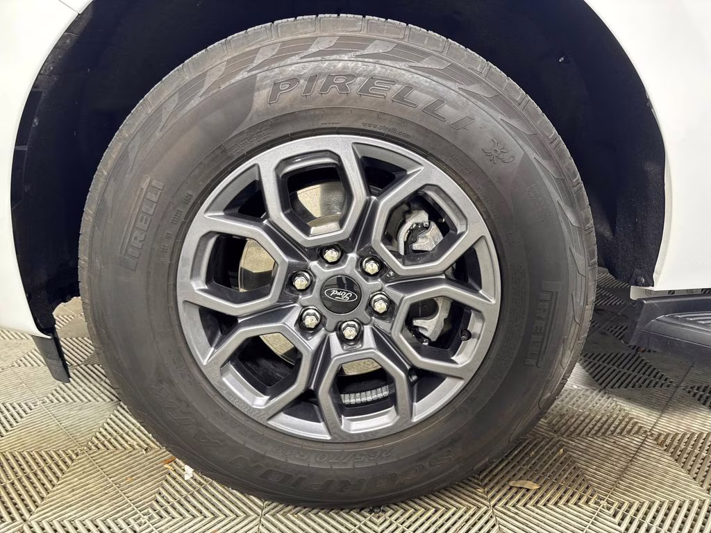 2025 Oxford White Ford Expedition Active RWD SUV