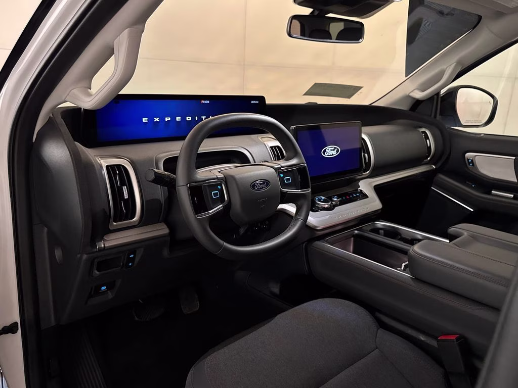 2025 Oxford White Ford Expedition Active RWD SUV