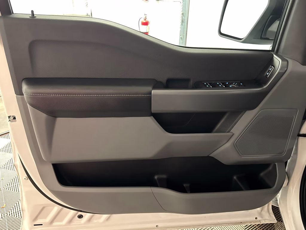 2025 Oxford White Ford F-150 Lightning Pro AWD Truck