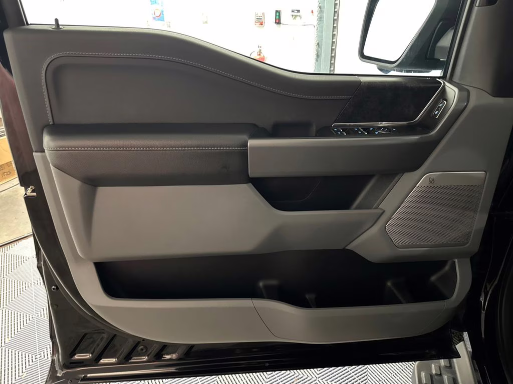 2024 Agate Black Metallic Ford F-150 Lightning Flash AWD Truck