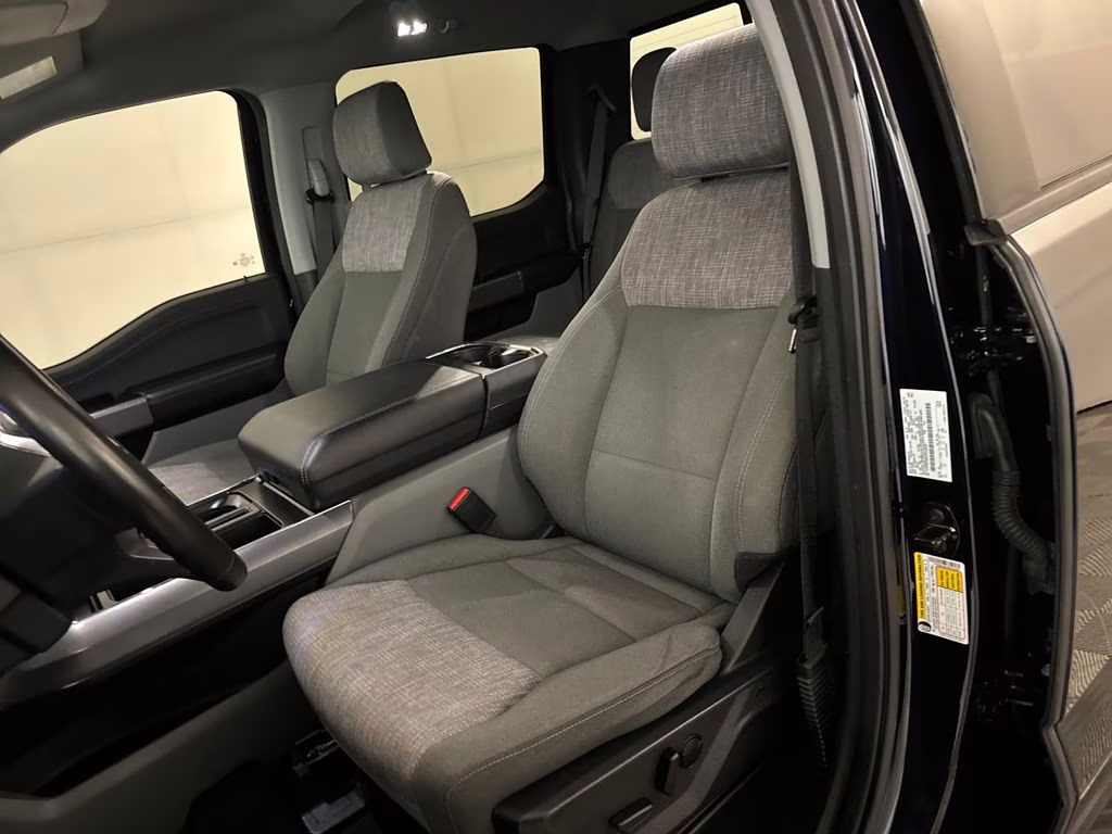 2023 Antimatter Blue Metallic Ford F-150 XLT 4X4 Truck