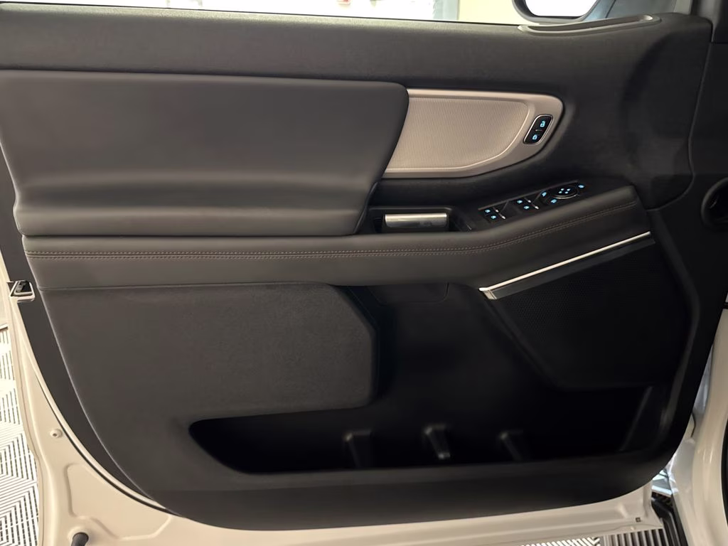 2025 Oxford White Ford Expedition Active RWD SUV