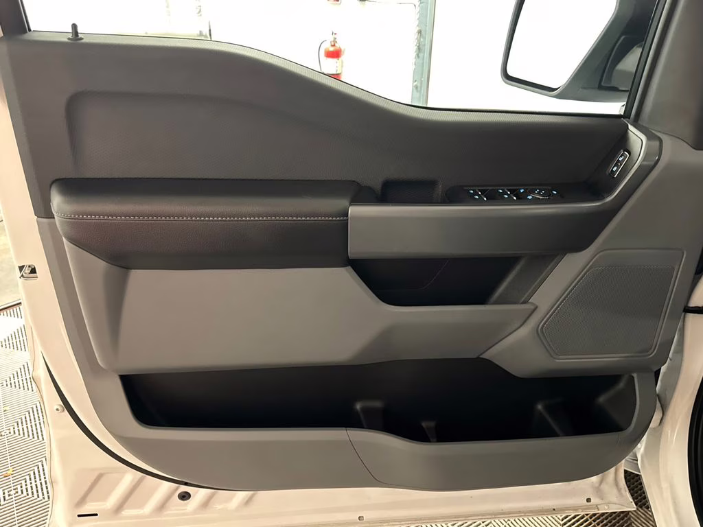 2025 Oxford White Ford F-150 Lightning Pro AWD Truck