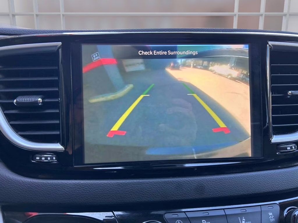 2023 Brilliant Black Crystal Pearlcoat Chrysler Pacifica Touring L FWD Van