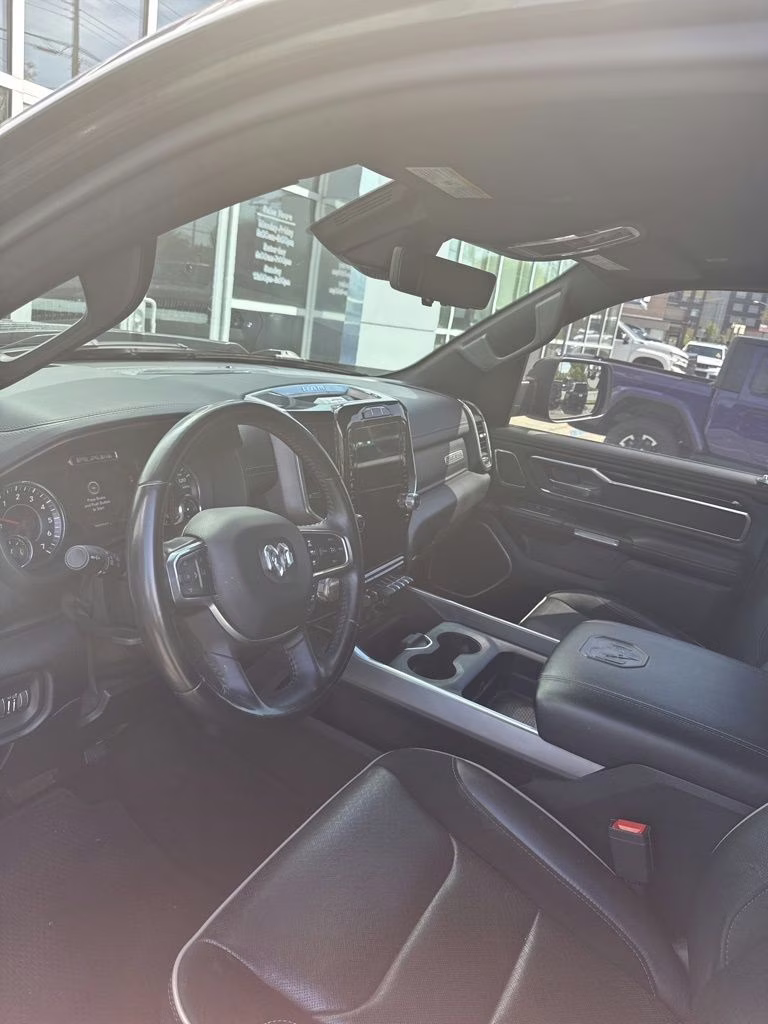 2021 Diamond Black Crystal Pearlcoat Ram 1500 Laramie 4X4 Truck