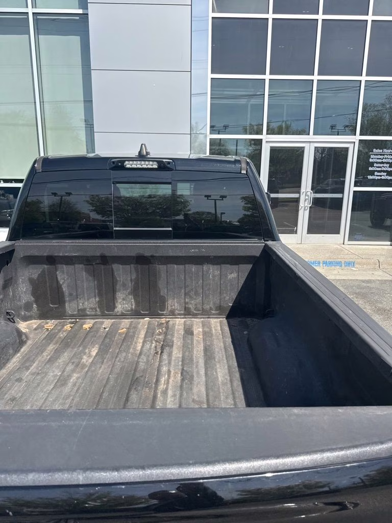 2021 Diamond Black Crystal Pearlcoat Ram 1500 Laramie 4X4 Truck