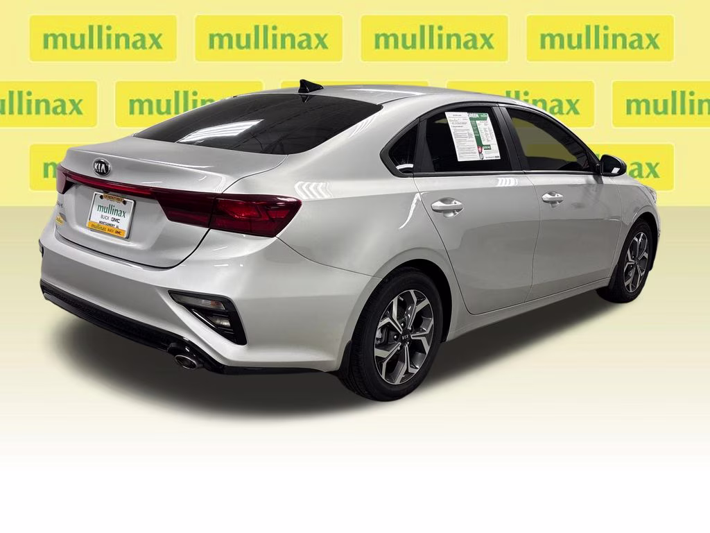2021 Silky Silver Kia Forte LXS FWD Sedan