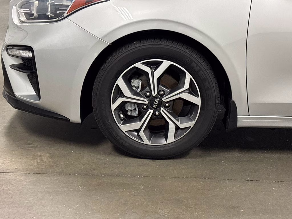 2021 Silky Silver Kia Forte LXS FWD Sedan