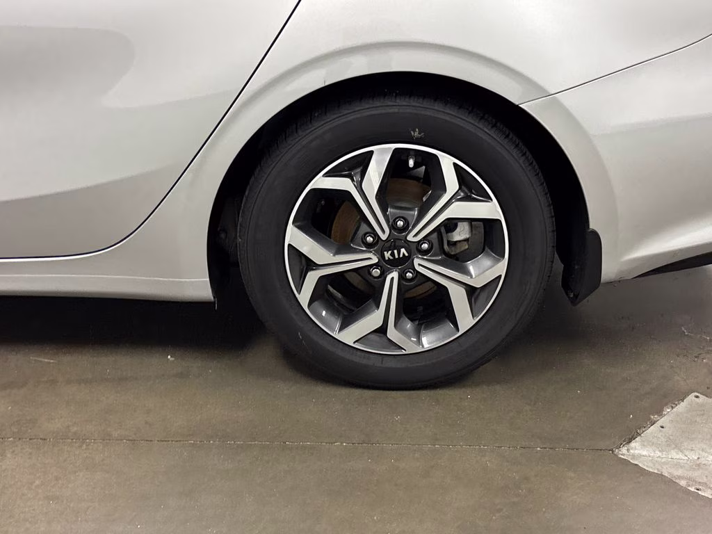 2021 Silky Silver Kia Forte LXS FWD Sedan