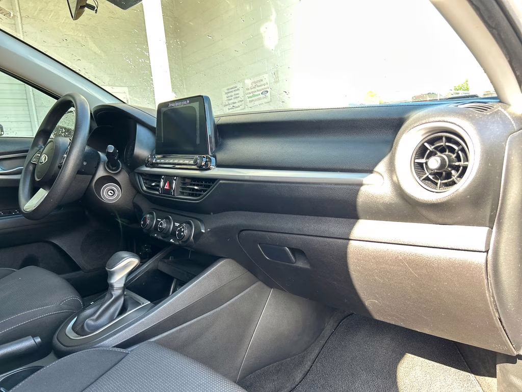 2021 Silky Silver Kia Forte LXS FWD Sedan