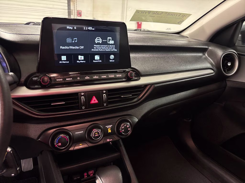 2021 Silky Silver Kia Forte LXS FWD Sedan