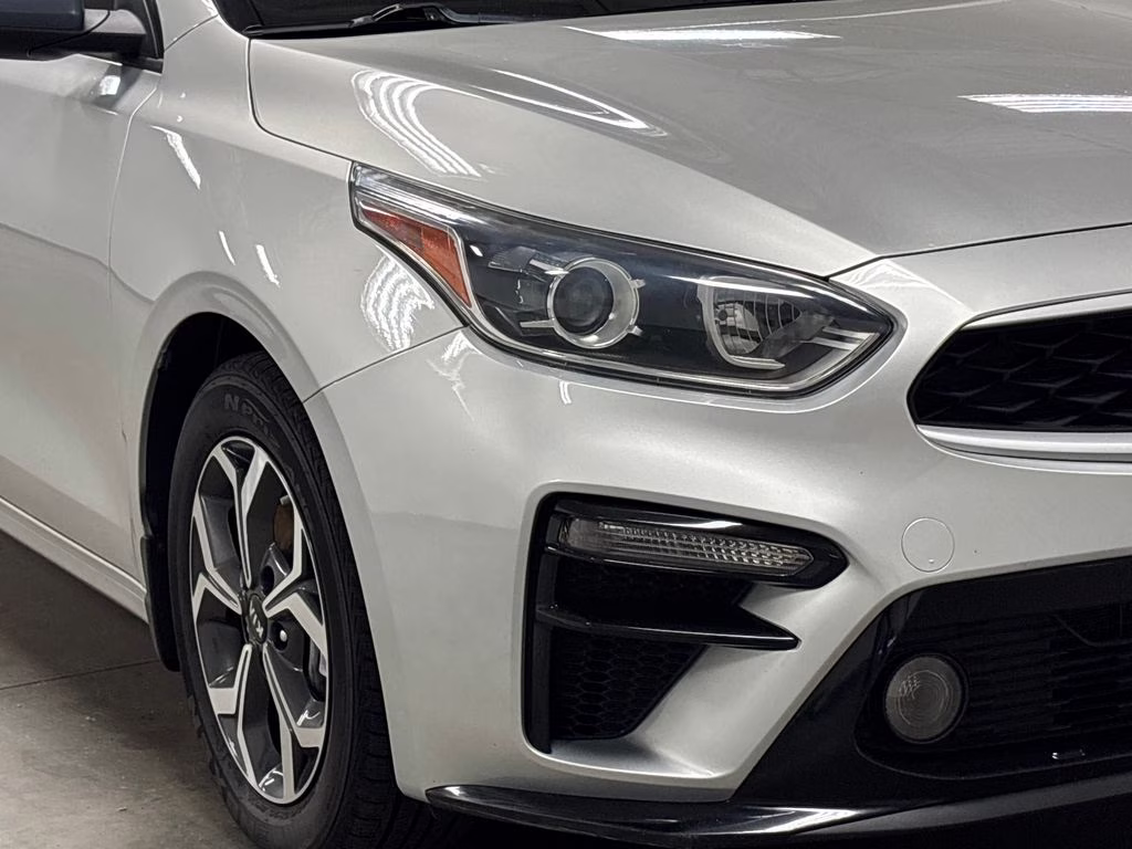 2021 Silky Silver Kia Forte LXS FWD Sedan