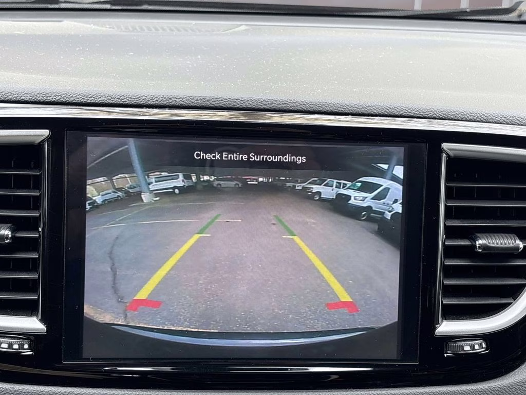 2023 Brilliant Black Crystal Pearlcoat Chrysler Pacifica Touring L FWD Van