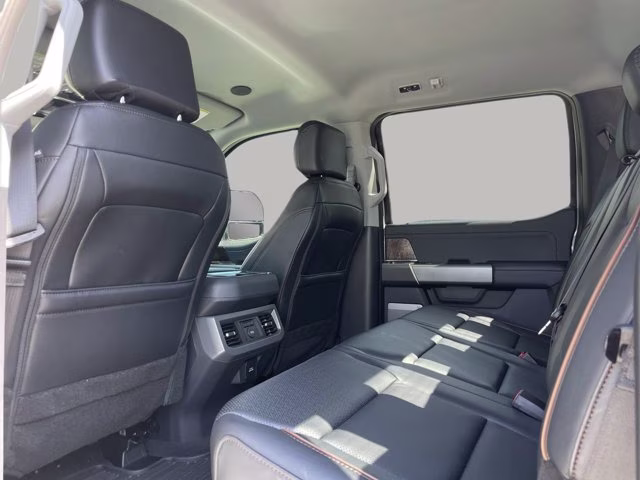 2026 Avalanche Ford Super Duty F-250 SRW LARIAT 4X4 Truck