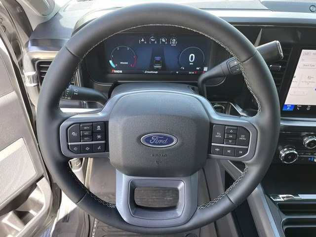 2026 Avalanche Ford Super Duty F-250 SRW LARIAT 4X4 Truck