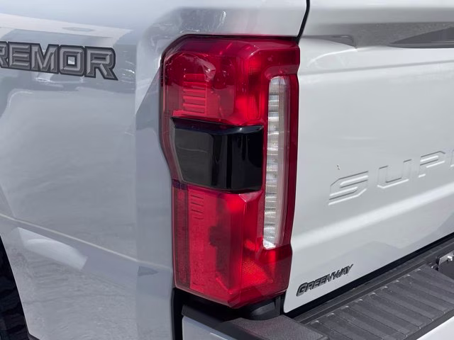 2026 Avalanche Ford Super Duty F-250 SRW LARIAT 4X4 Truck