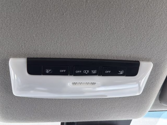 2025 Aspen White Tricoat Nissan Versa 1.6 SV FWD Sedan