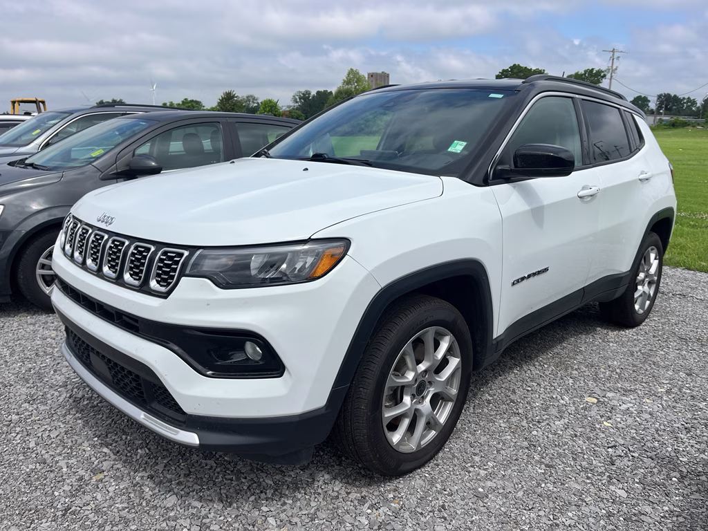 2025 Bright White Clearcoat Jeep Compass Limited 4X4 SUV