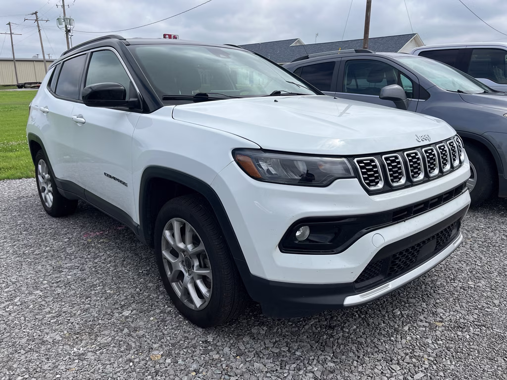 2025 Bright White Clearcoat Jeep Compass Limited 4X4 SUV