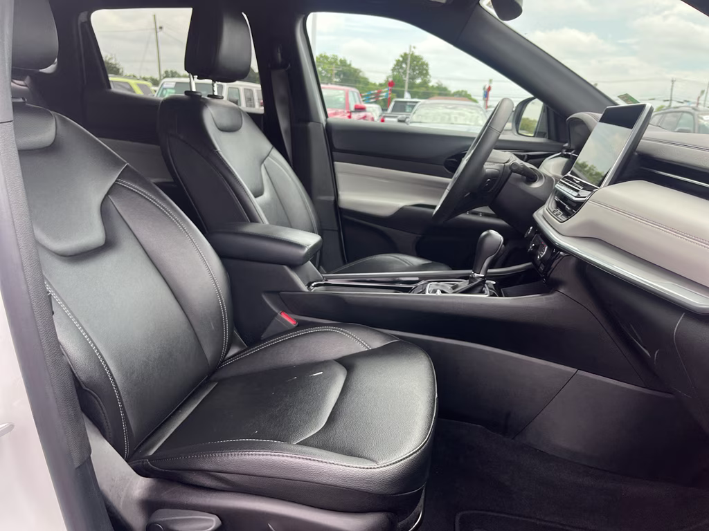2025 Bright White Clearcoat Jeep Compass Limited 4X4 SUV