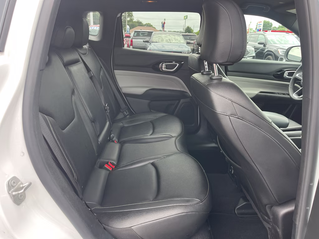 2025 Bright White Clearcoat Jeep Compass Limited 4X4 SUV