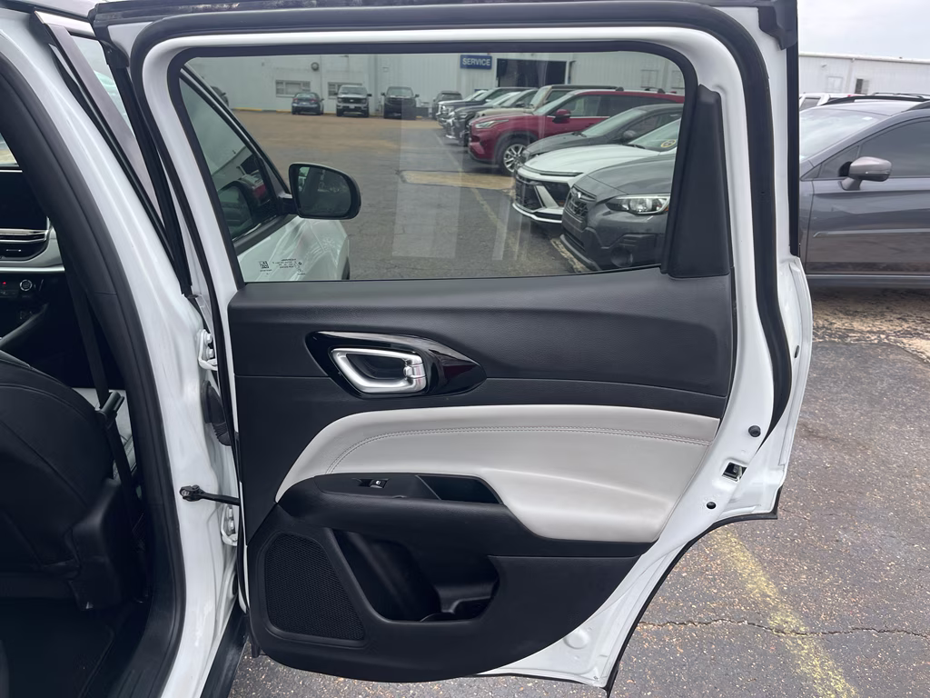 2025 Bright White Clearcoat Jeep Compass Limited 4X4 SUV