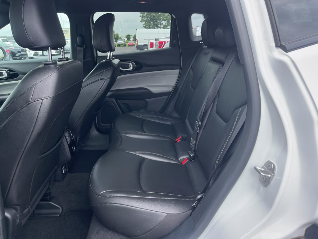 2025 Bright White Clearcoat Jeep Compass Limited 4X4 SUV