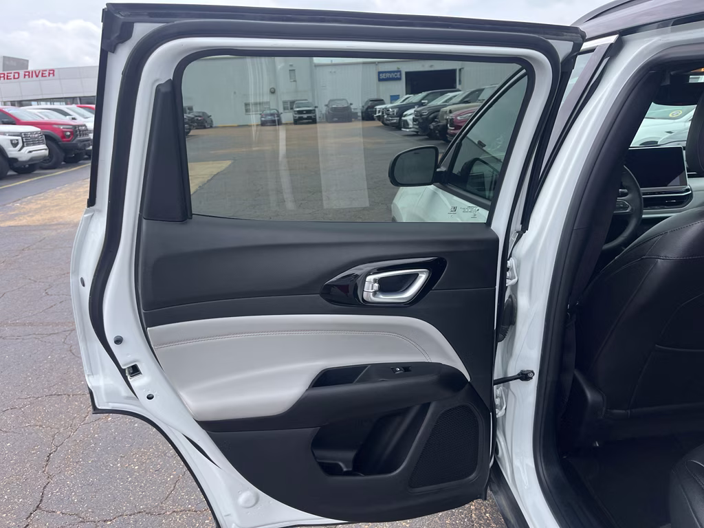 2025 Bright White Clearcoat Jeep Compass Limited 4X4 SUV