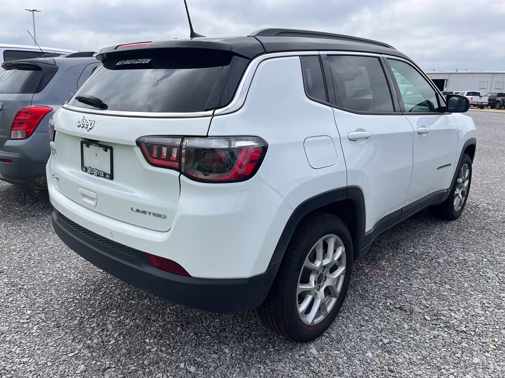 2025 Bright White Clearcoat Jeep Compass Limited 4X4 SUV