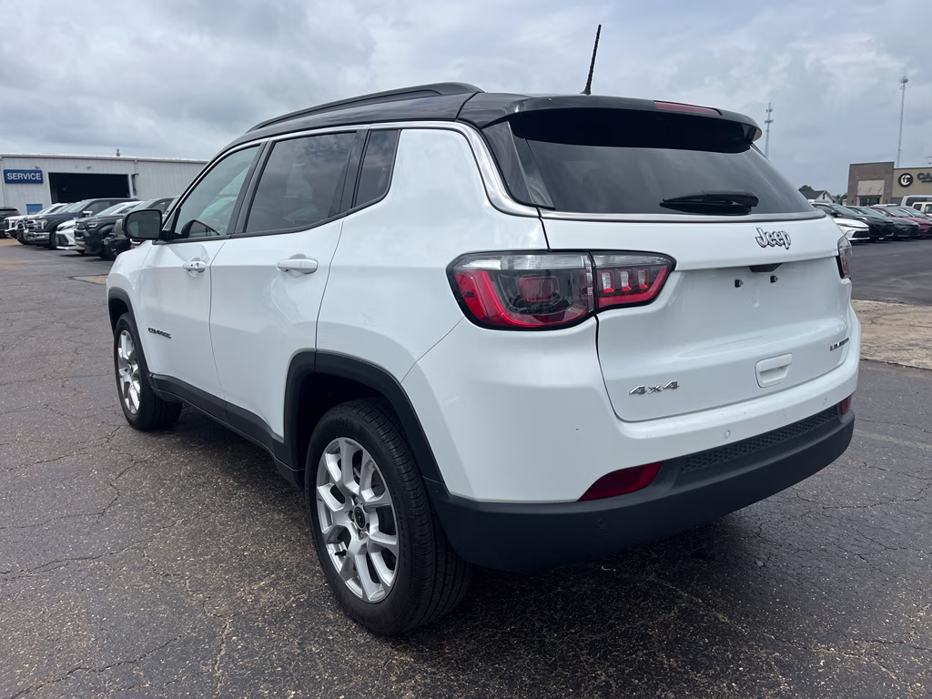 2025 Bright White Clearcoat Jeep Compass Limited 4X4 SUV