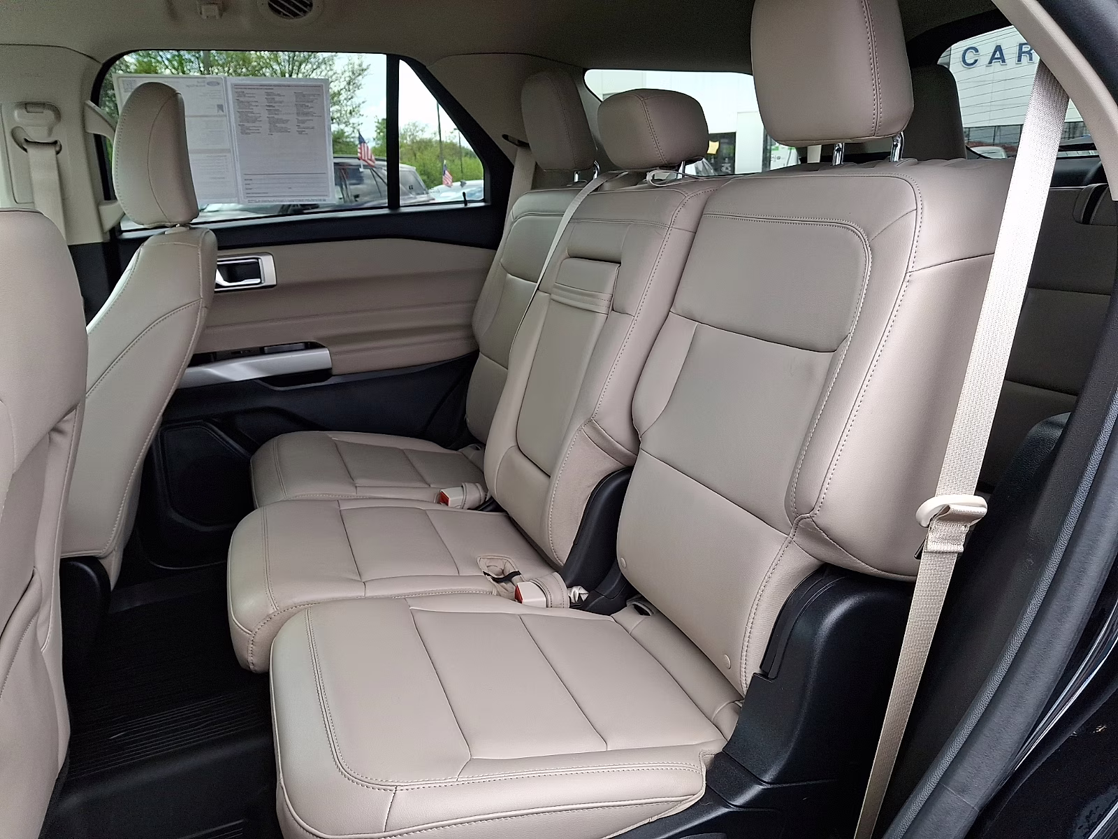 2023 Agate Black Metallic - UM Ford Explorer XLT 4X4