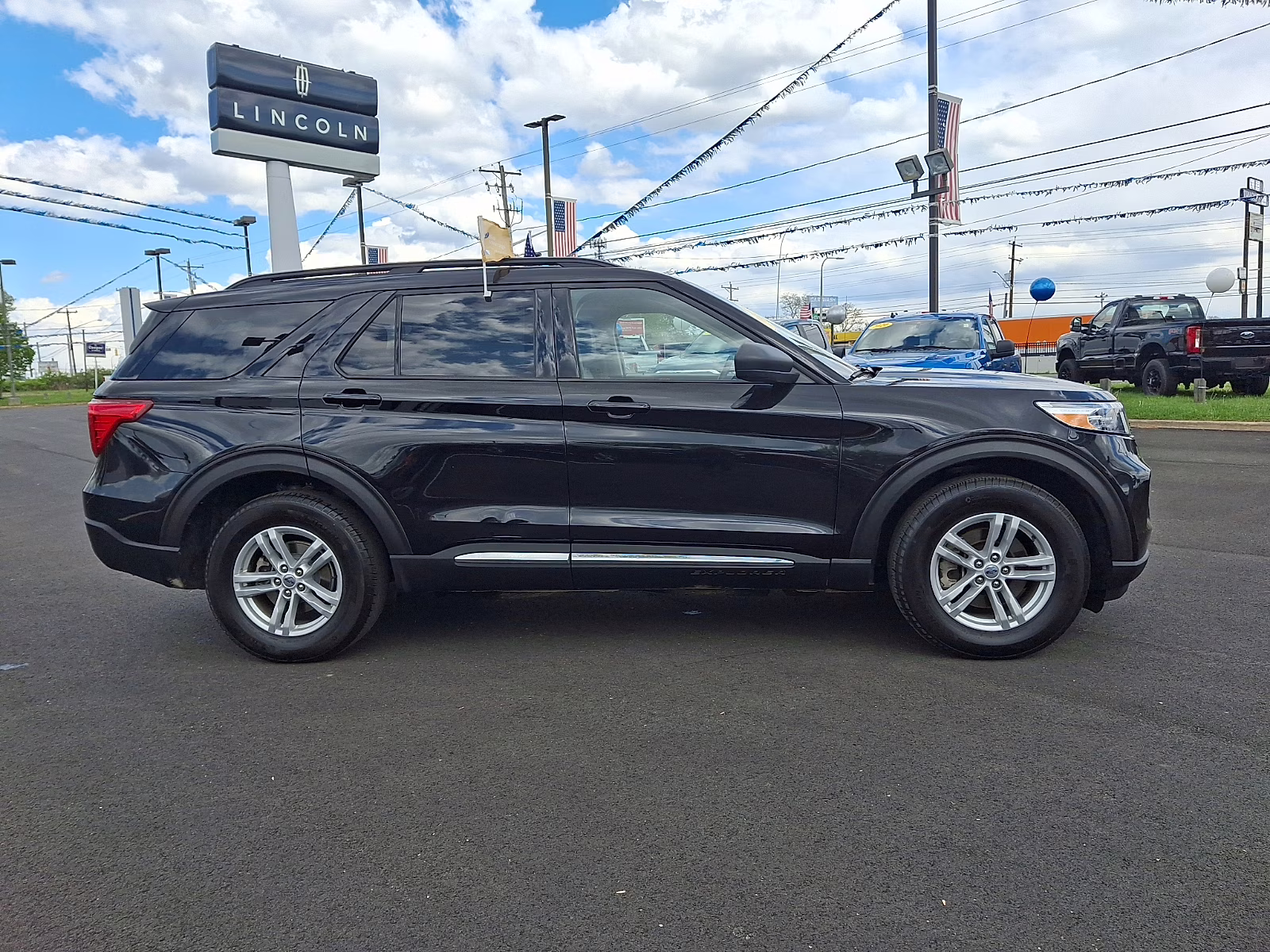 2023 Agate Black Metallic - UM Ford Explorer XLT 4X4