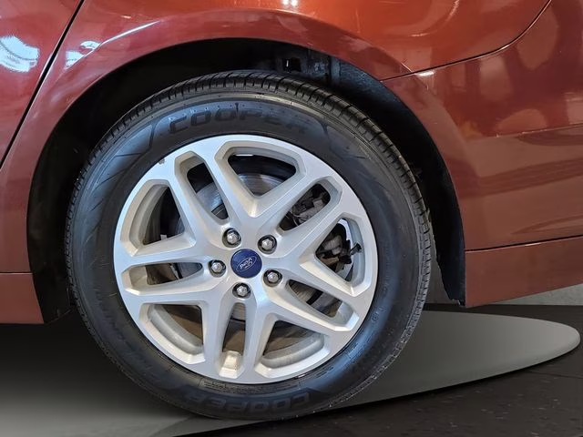 2015 Bronze Fire Metallic Tinted Clearcoat Ford Fusion SE FWD Sedan