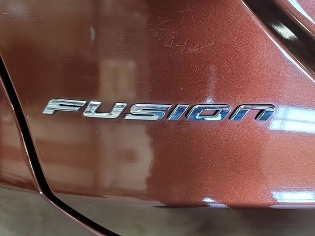 2015 Bronze Fire Metallic Tinted Clearcoat Ford Fusion SE FWD Sedan