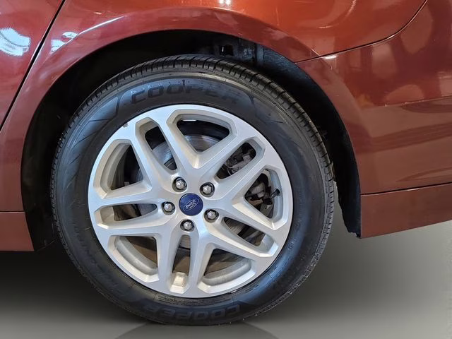 2015 Bronze Fire Metallic Tinted Clearcoat Ford Fusion SE FWD Sedan