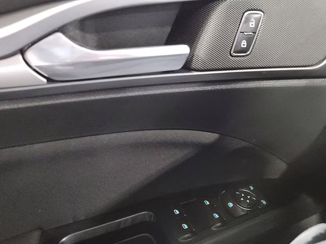 2015 Bronze Fire Metallic Tinted Clearcoat Ford Fusion SE FWD Sedan