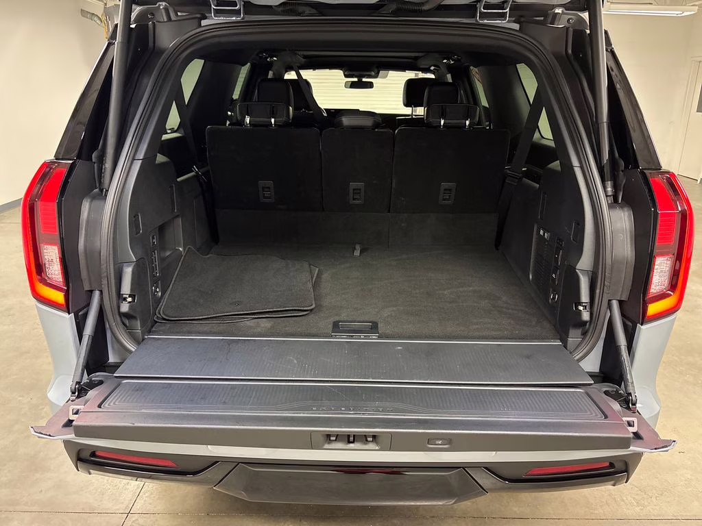 2025 Gray Metallic Ford Expedition Max Platinum 4X4 SUV