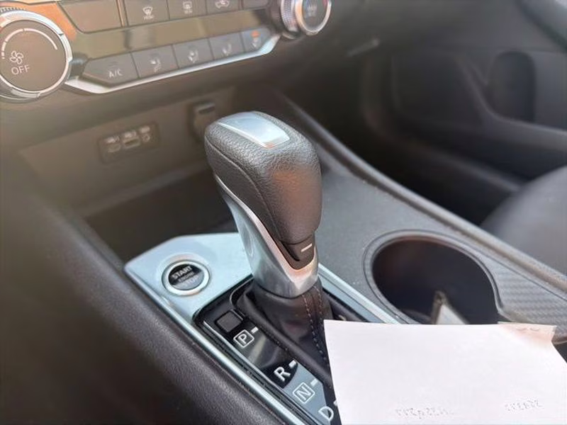 2025 Glacier White Nissan Altima SV FWD Sedan