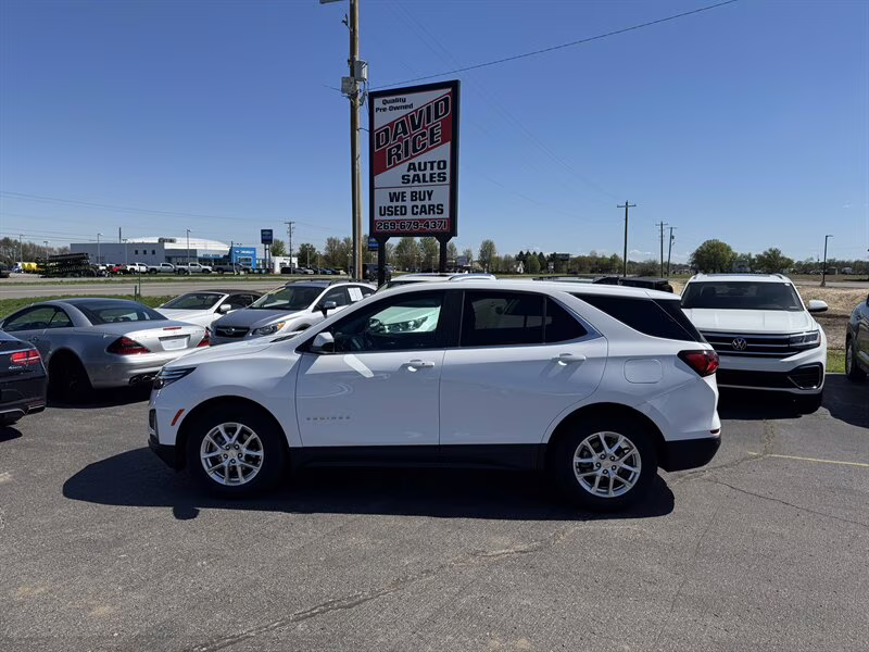 2023 Summit White Chevrolet Equinox LT FWD SUV