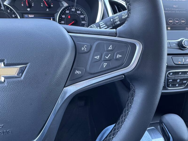 2023 Summit White Chevrolet Equinox LT FWD SUV