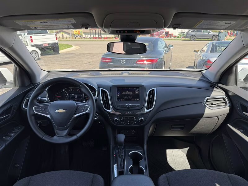 2023 Summit White Chevrolet Equinox LT FWD SUV