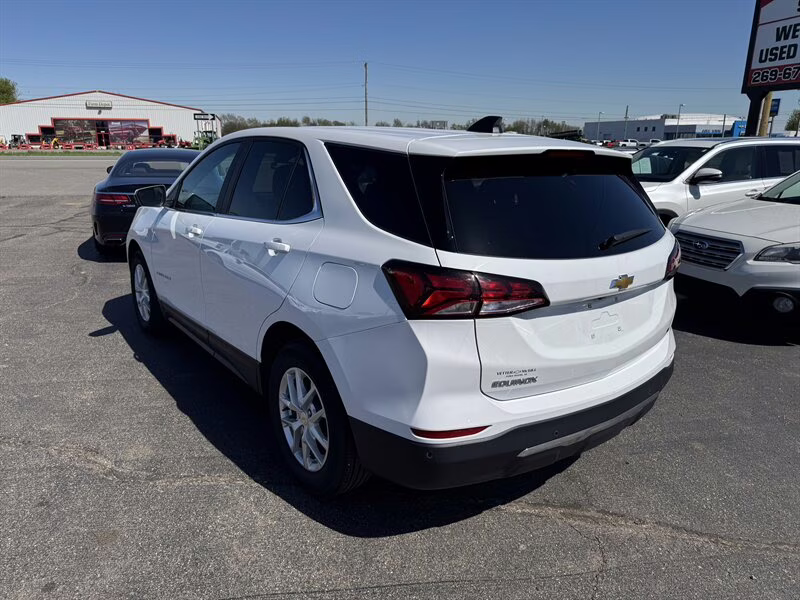 2023 Summit White Chevrolet Equinox LT FWD SUV
