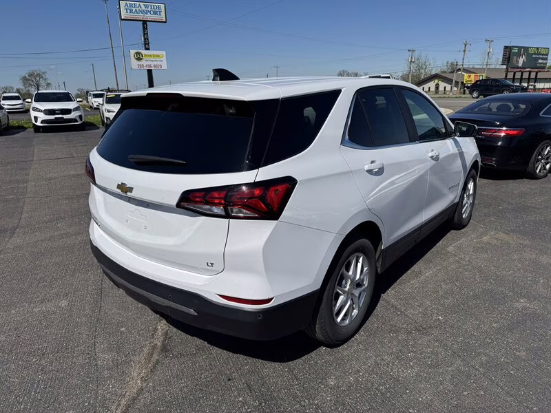 2023 Summit White Chevrolet Equinox LT FWD SUV