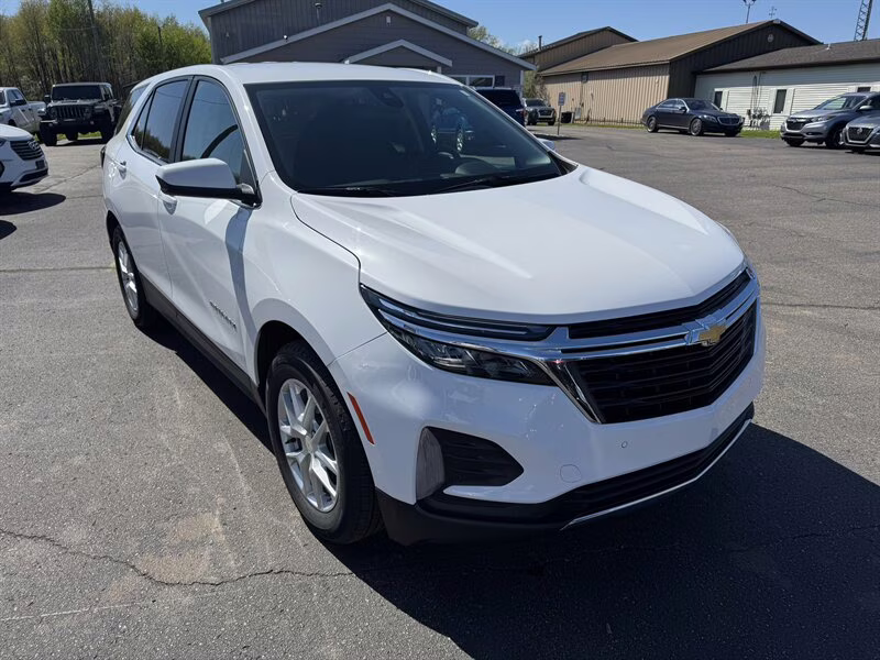 2023 Summit White Chevrolet Equinox LT FWD SUV