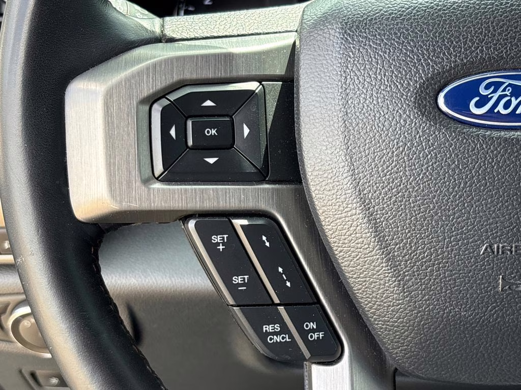 2022 Star White Metallic Tri-Coat Ford Super Duty F-250 SRW Platinum 4X4 Truck