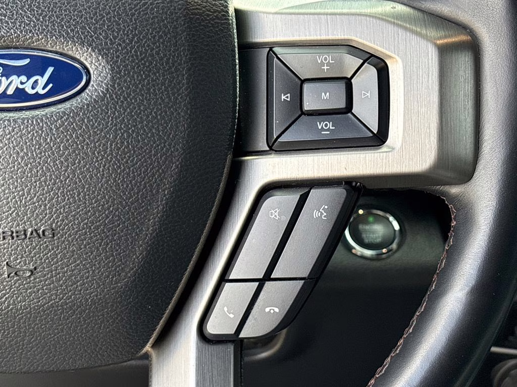 2022 Star White Metallic Tri-Coat Ford Super Duty F-250 SRW Platinum 4X4 Truck