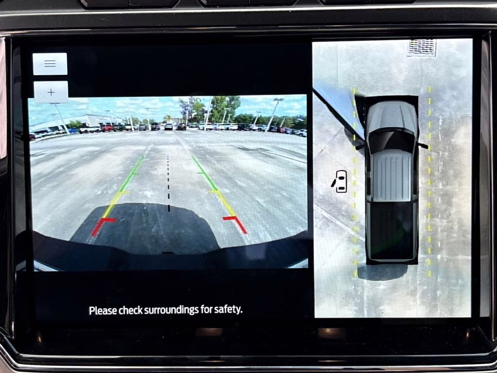 2022 Star White Metallic Tri-Coat Ford Super Duty F-250 SRW Platinum 4X4 Truck