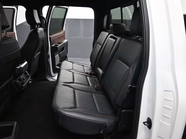 2023 White Ford F-150 Lariat 4X4 Truck