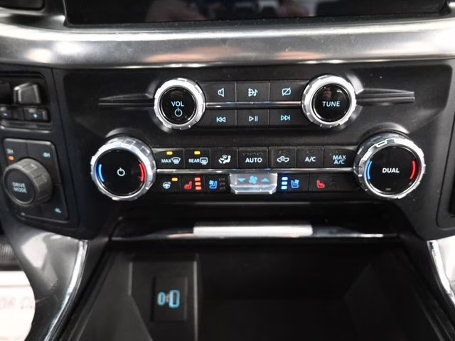2023 White Ford F-150 Lariat 4X4 Truck
