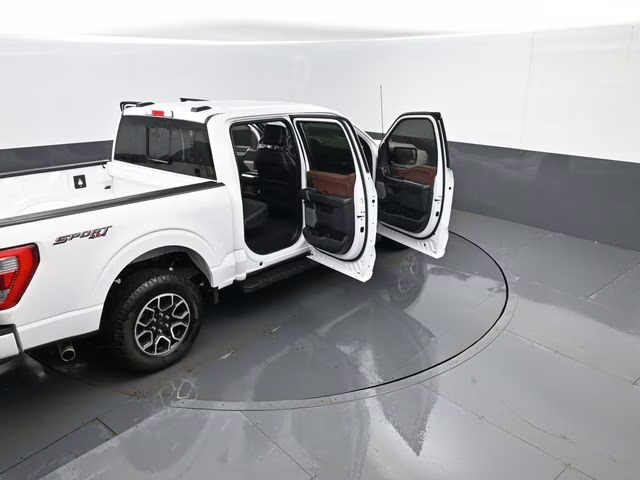 2023 White Ford F-150 Lariat 4X4 Truck